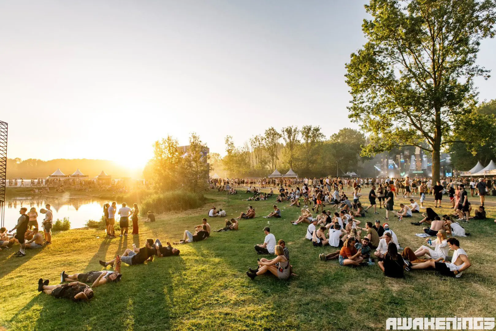 découvrez le festival techno malaise, une expérience immersive au cœur des sons électro et des rythmes envoûtants. rejoignez-nous pour un voyage musical unique, où djs de renommée mondiale se produisent dans une ambiance vibrante et créative. ne manquez pas cet événement incontournable pour les amateurs de musique techno !
